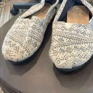 Toms
